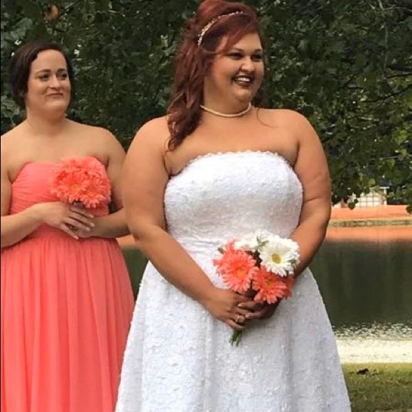 Gorgeous plus size wedding dress - Picture 7 of 7